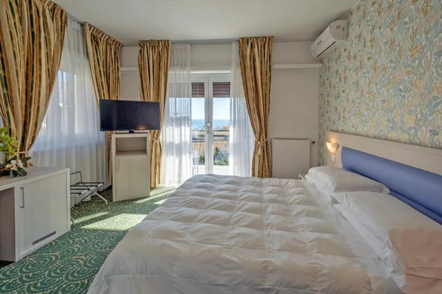 Room, Double Bed, Sea View, Principe 4/8