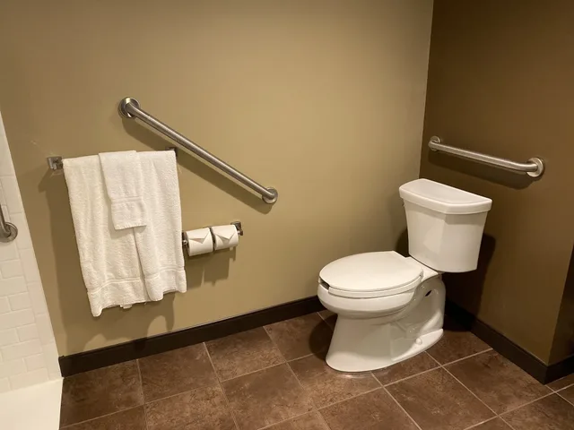 غرفة قياسية بسرير كوين لذوي الإعاقة، Microtel Inn Suites By Wyndham Timmins 10/10