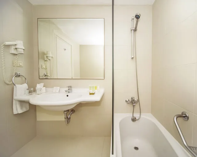 غرفة سوبيريور بسريرين منفصلين، AlQasr Metropole Hotel 5/5