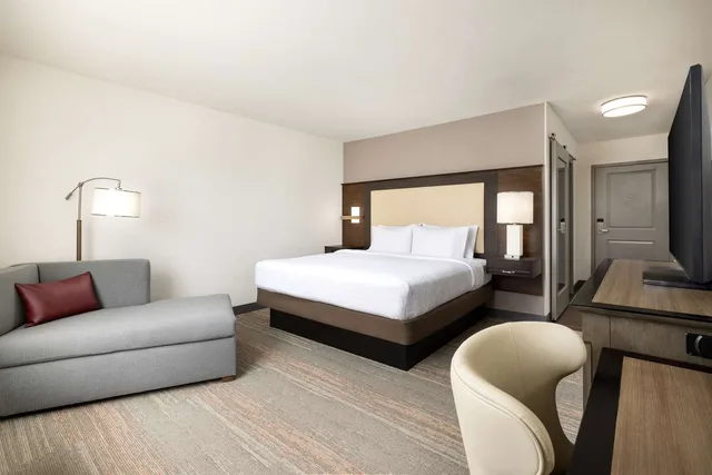غرفة بسرير كينج بإطلالة على النهر، Hampton Inn & Suites Napa 2/4