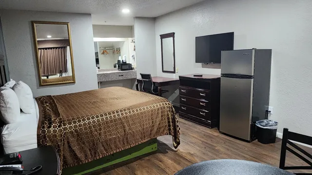 غرفة بسرير كينج، Express Inn Hobby Airport 3/8