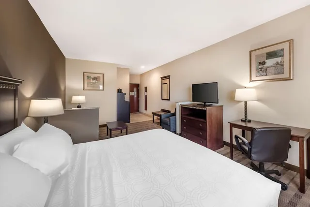 Suite, King Bed, Best Western La Grange Inn & Suites 1/3