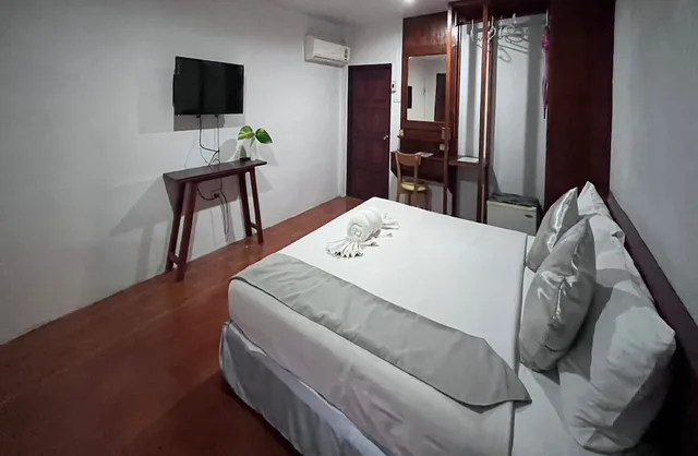 Superior, Double Bed, Beach Side، Lanta Nice Beach Resort 5/8