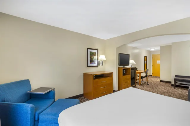 جناح بسرير كينج، Best Western Plus Richmond Hill Inn 3/5