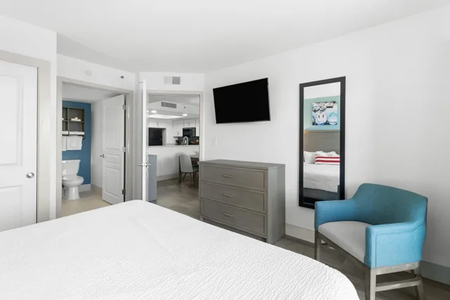 3 Bedrooms, Mariner, Condo, Deluxe, Ocean Front، Compass Cove Resort 7/10