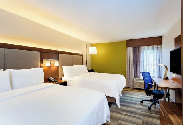 غرفة قياسية بسريرين كوين، Holiday Inn Express Tampa-Brandon 1/2