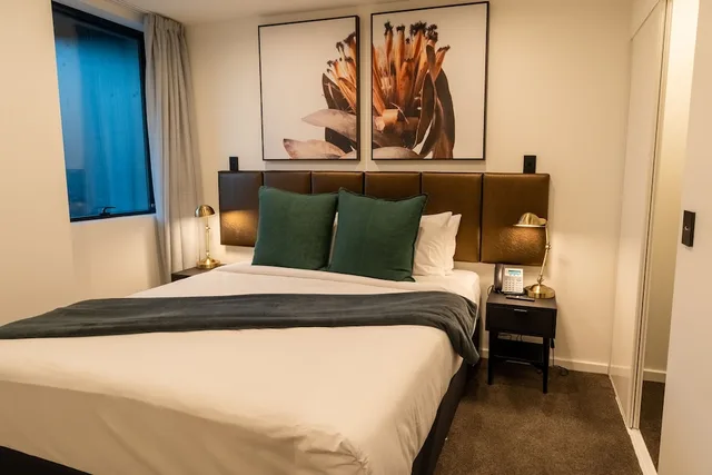 جناح تنفيذي بسرير كينج بغرفة نوم واحدة، TRYP by Wyndham Wellington, Tory Street 1/3