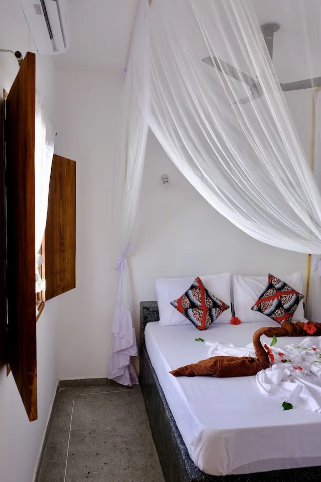 2 Bedrooms, Family, Apartment, 2 King Beds, Pool Side, 3 Sofa، Nyumbani Residence 2/3