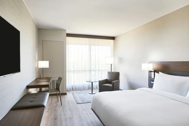 Room, Ac Hotel By Marriott Phoenix Biltmore 1/1