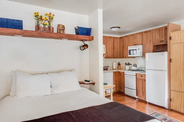 Comfort, Studio, Queen Bed, Lake Side، Franciscan Lakeside Lodge 4/5