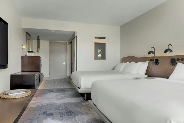 Room, King Bed, Balcony, Accessible, The Limited Hotel Charleston 3/10