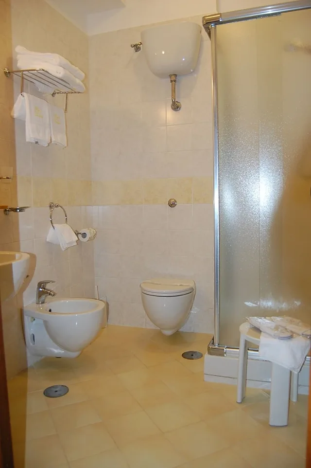 غرفة كومفورت ثلاثية بغرفة نوم واحدة، HOTEL RISTORANTE DONATO 5/5