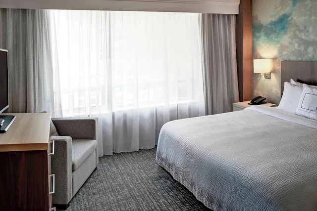 جناح ركني بغرفة نوم واحدة، Courtyard By Marriott Downtown Toronto 1/2