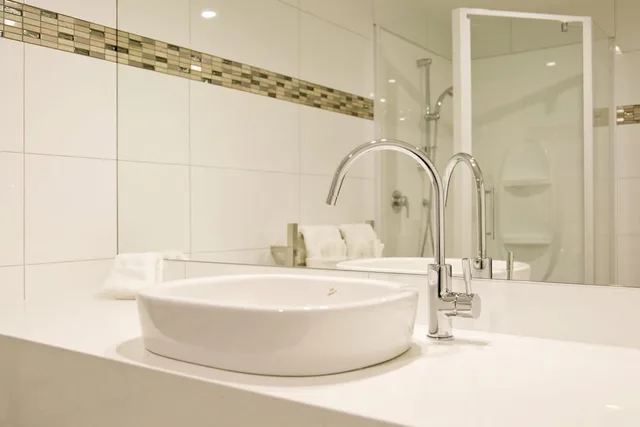 Studio, Triple, 1 King and 1 Single Beds, The Cove Taupo 4/4