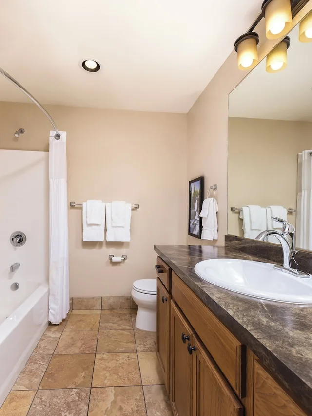 شقة سكنية قياسية بسريرين منفصلين وسرير كينج وسرير كوين بـ3 غرف نوم مع أريكة، Worldmark Estes Park 2/2