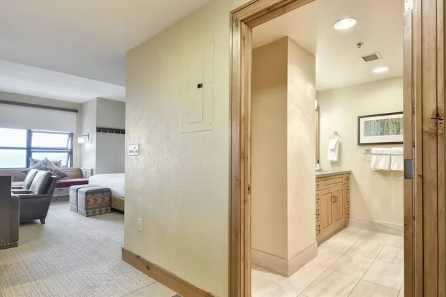 Deluxe, Residence, Studio, King Bed, Sofa، Grand Summit Hotel 2/2