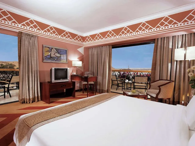غرفة كلاسيكية بسرير كينج بإطلالة على النهر، Movenpick Aswan 1/8