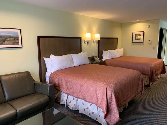 غرفة ديلوكس كبيرة بسريرين كوين، Best Western Snowcap Lodge 2/2