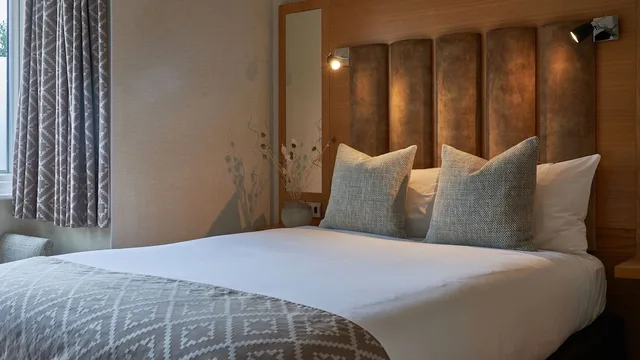Budget, Double Bed, The Fairlawns Hotel And Spa 5/8