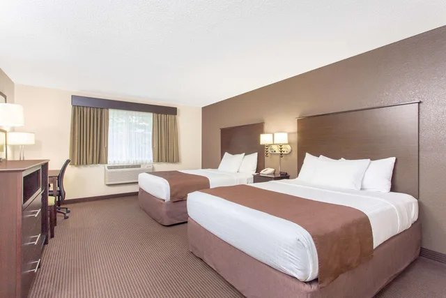 غرفة تنفيذية رباعية بسرير كوين، Americinn By Wyndham Rhinelander 1/1