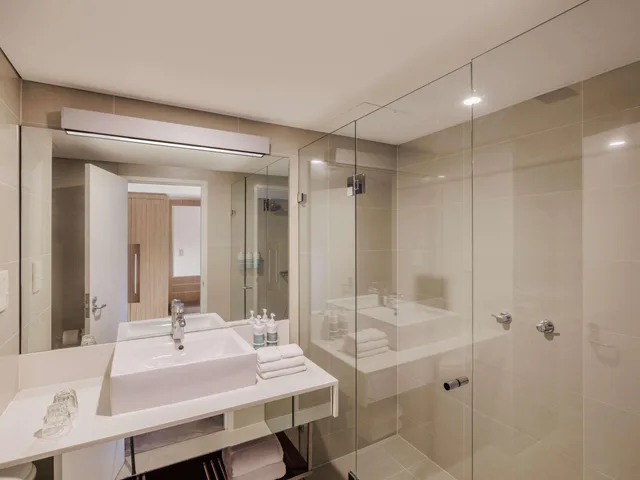 غرفة سوبيريور بسرير مزدوج، Novotel Sydney Olympic Park 9/10