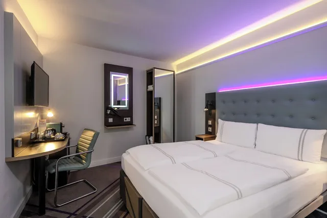 Superior, Double Bed, Premier Inn Koblenz City 1/3