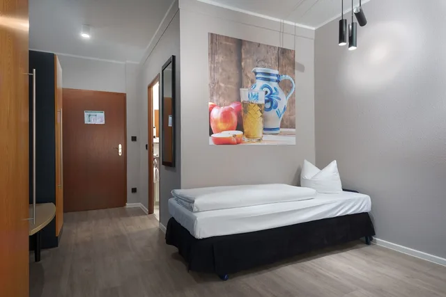 غرفة قياسية ثلاثية بسرير كوين وسرير فردي، Hotel Egelsbach Frankfurt 3/10