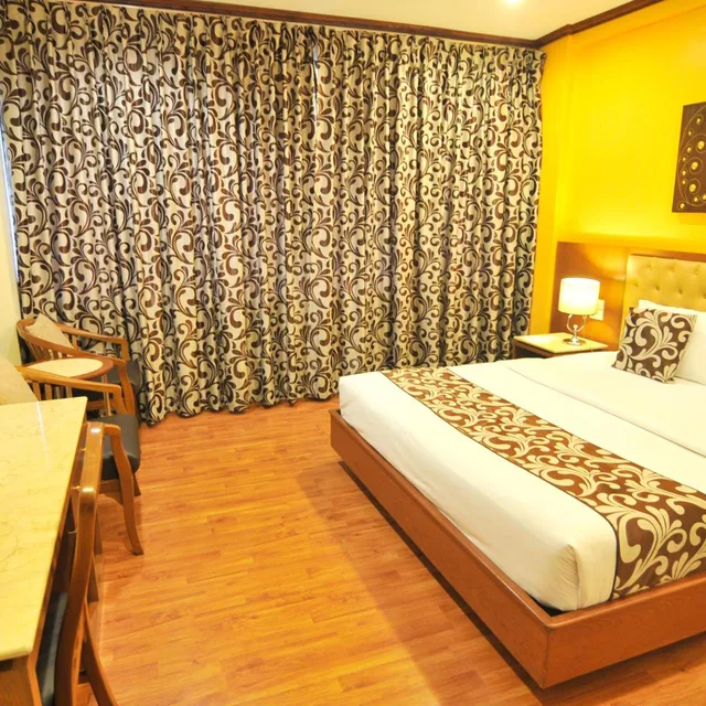 غرفة بسريرين منفصلين بإطلالة على المسبح، Malaysia Hotel 1/10