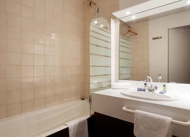 غرفة ثلاثية بسرير مزدوج بشرفة، HOTEL CLUB MMV LE PANORAMA 3/4