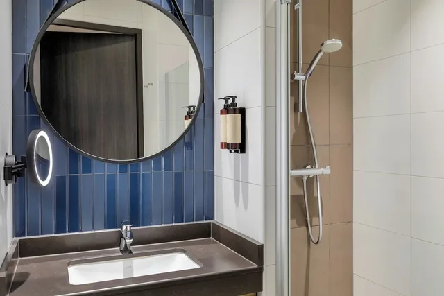 Room, King Bed, Corendon Amsterdam New-West, a Tribute Portfolio Hotel 3/3