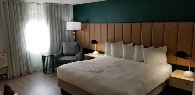جناح بسرير كينج بإطلالة على الفناء بشرفة، Best Western Portland West Beaverton 8/10