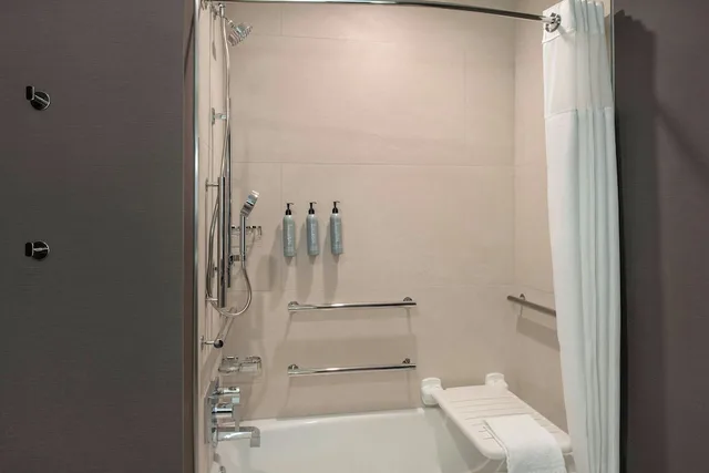 جناح بسرير كينج مع أريكة لذوي الإعاقة، Courtyard By Marriott San Bernardino Loma Linda 6/6