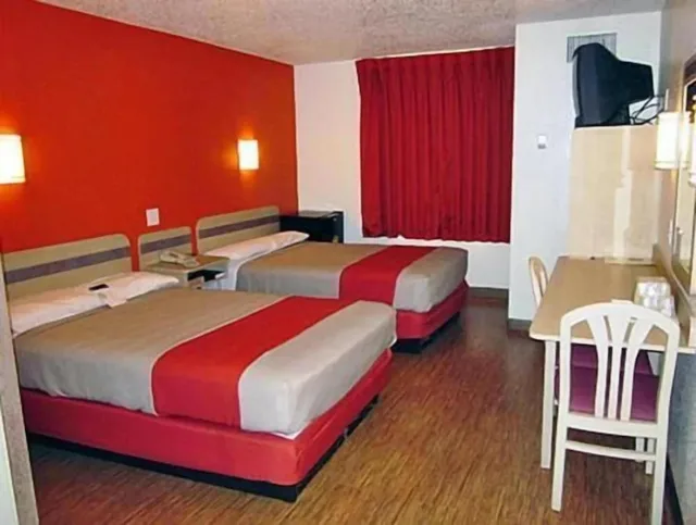 Room, Quadruple, Accessible, Motel6 McKinney, TX - North 5/10