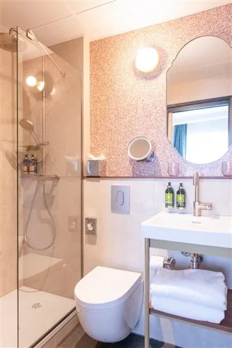 غرفة عائلية بسرير مزدوج أو سريرين منفصلين، Hotel Brittany Opera 2/3