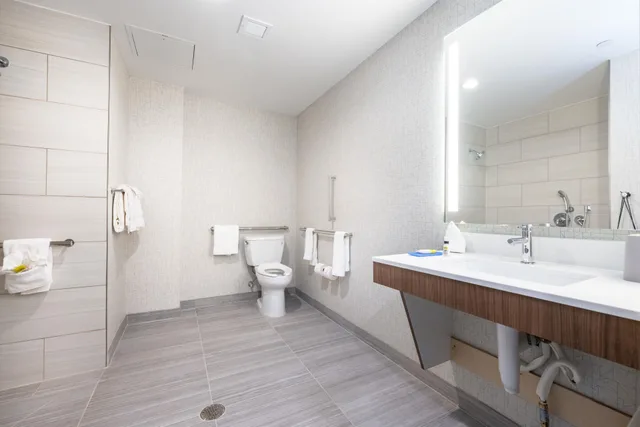 جناح بسريرين كوين لذوي الإعاقة، HOLIDAY INN EXPRESS AND SUITES SAN JOSE SILICON VALLEY 7/9