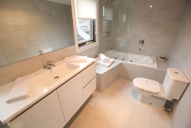 1 Bedroom, Cottage One, Suite, King and Queen Bed, Kitchen، POINTS SOUTH BY THE SEA 4/4