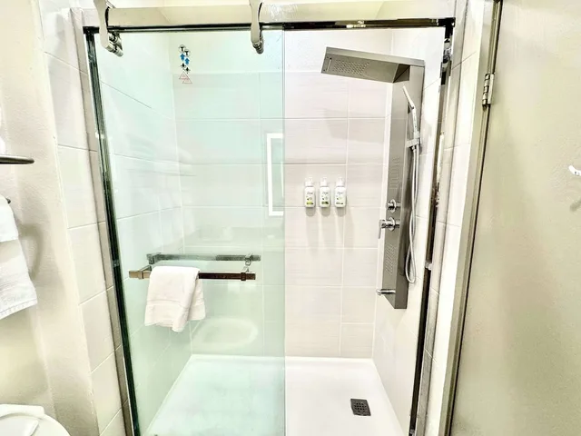 جناح بسرير كينج، Baymont by Wyndham Richmond I-70 3/3