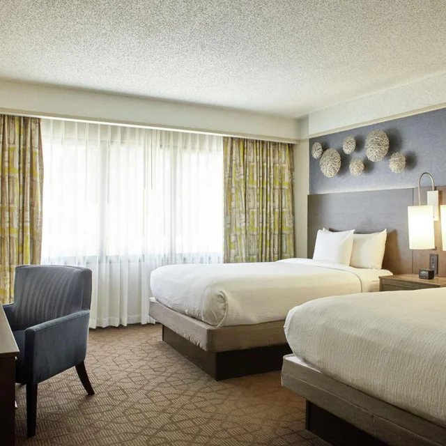 جناح بسريرين كوين مع أريكة لذوي الإعاقة، Embassy Suites by Hilton Atlanta Galleria 2/4