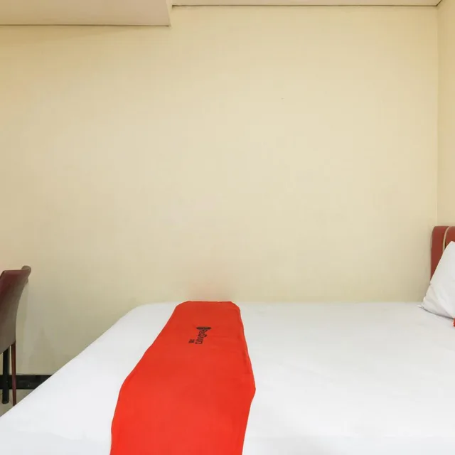 غرفة بسرير مزدوج، Reddoorz Plus Jalan Pemuda Jakarta 9/10