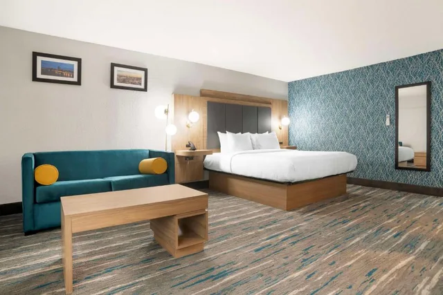 جناح بسرير كينج مع أريكة، Best Western Plus Mobile Inn and Suites 5/7