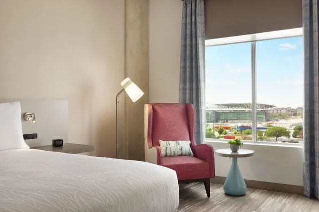 غرفة قياسية بسرير كينج لذوي الإعاقة، Hilton Garden Inn Austin Central 4/8