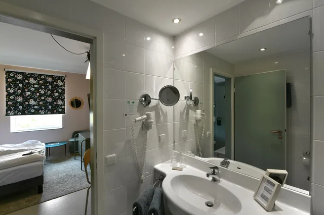 غرفة كومفورت بسريرين منفصلين مع أريكة، Hotel BIRGIT Berlin Mitte 7/7