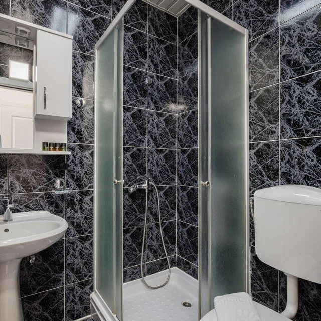 غرفة سوبيريور ثلاثية بإطلالة على البحر، Azzurro Hotel Bijela, Herceg Novi 5/7