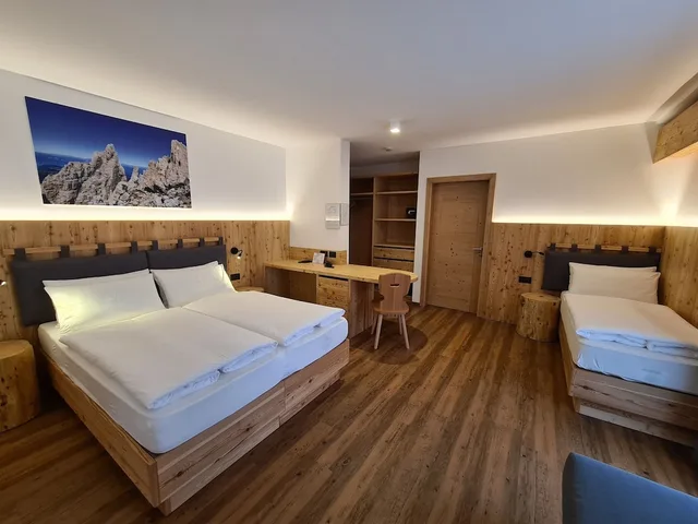 غرفة سوبيريور ثلاثية بسرير كوين وسرير فردي، Hotel Piedibosco 1/2
