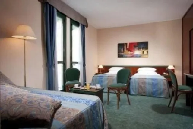غرفة قياسية مفردة بسرير كوين، Hotel Raffaello 4/9