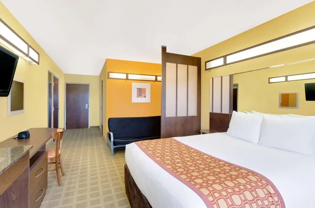 جناح ديلوكس بسرير كوين لذوي الإعاقة، Microtel Inn & Suites by Wyndham Princeton 1/5