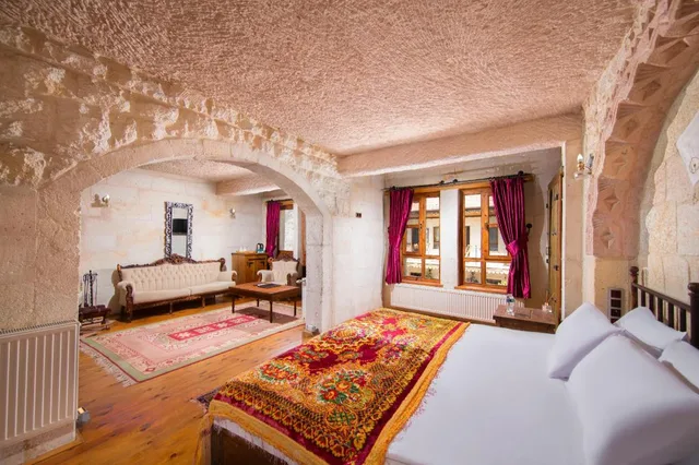 Family Suite, Urgup, King Bed, Hot Tub، Aja Cappadocia Hotel 3/3