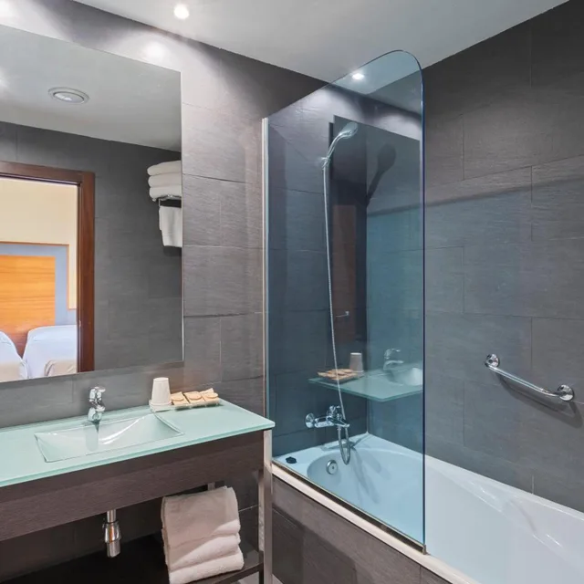 Room, Double Bed, Hotel F G Logrono 9/10