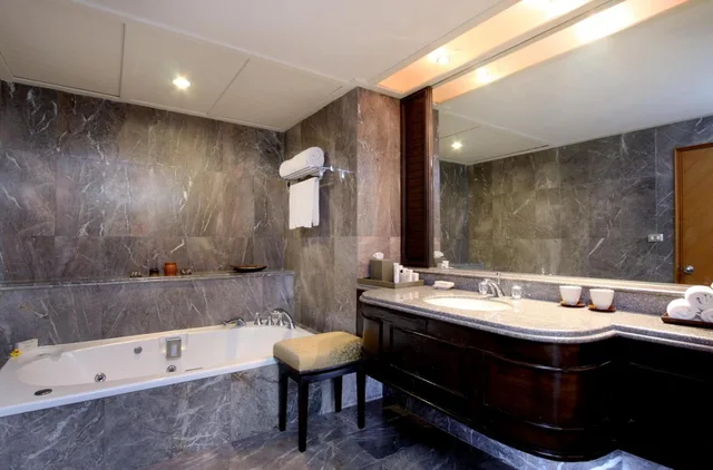 جناح مع دخول صالة النادي، Hilton Hua Hin Resort and SPA 5/5
