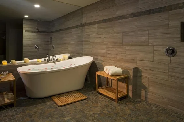 Watermarc, King Bed، Postmarc Hotel And Spa Suites 8/10